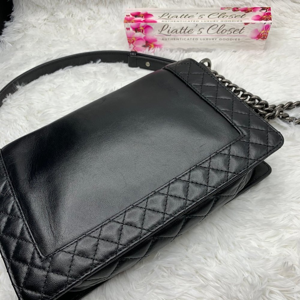 ❌SOLD❌ Chanel New Medium Enchained Black Boy Bag - Picture 4 of 8